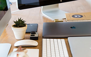 半岛体育官网首页-华大主场逼平曼联，保级前景仍是未知