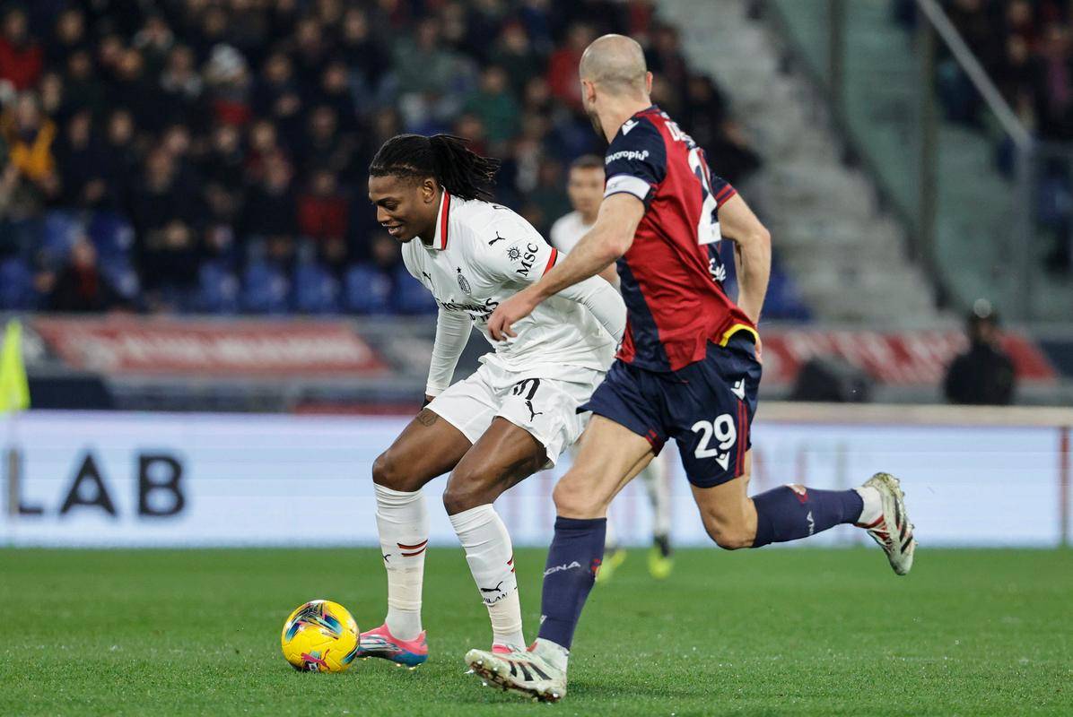 半岛体育平台官网-包含AC米兰防守端表现不佳，需加强整体防守意识的词条