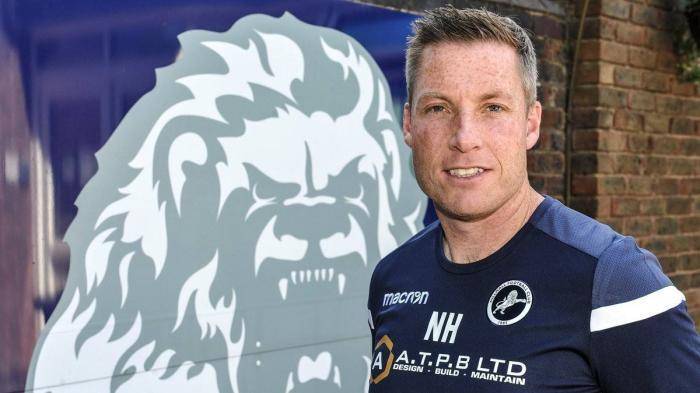 半岛官网入口-包含巴恩斯利告捷，普雷斯顿损失关键战绩的词条